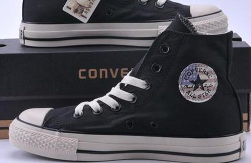 想知道怎麽樣辨別匡威鞋真假方法嗎？